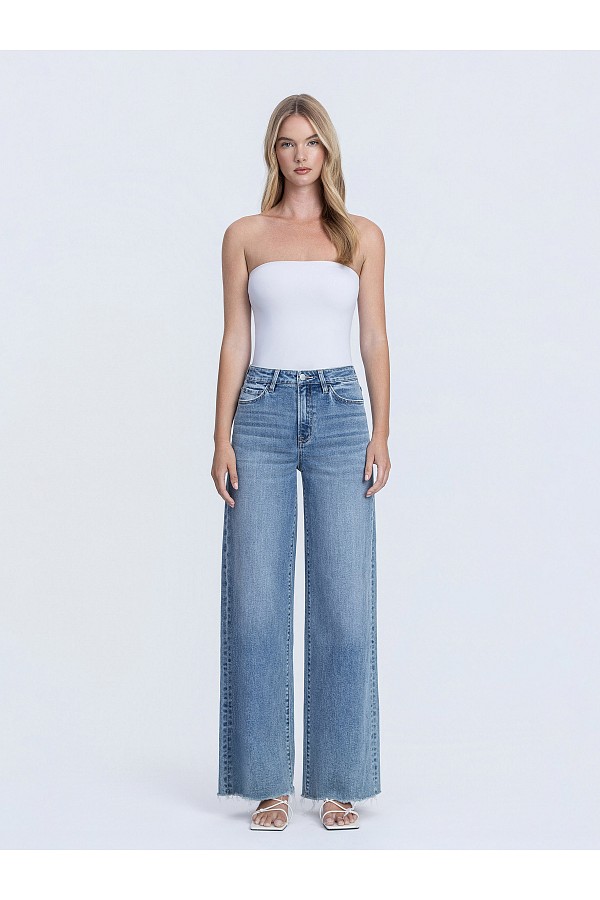 SUPER HIGH RISE MEDIUM WASH RAW HEM...